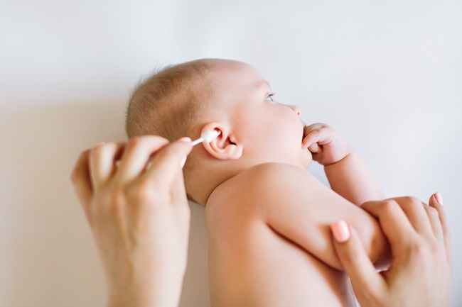 perawatan telinga bayi